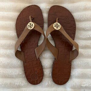 Tory Burch Leather Flip Flops in Tan